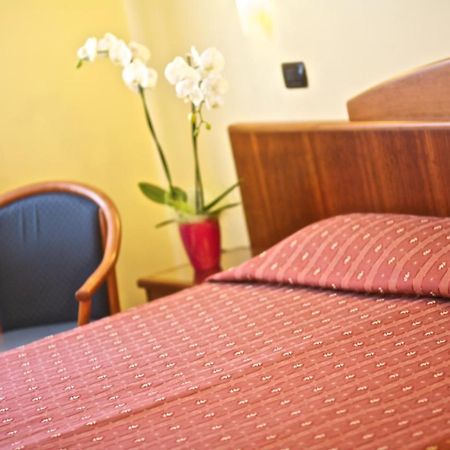 Lo Scacciapensieri Hotel & Restaurant Monteroni di Lecce Eksteriør billede