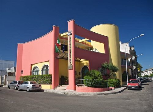 Lo Scacciapensieri Hotel & Restaurant Monteroni di Lecce Eksteriør billede