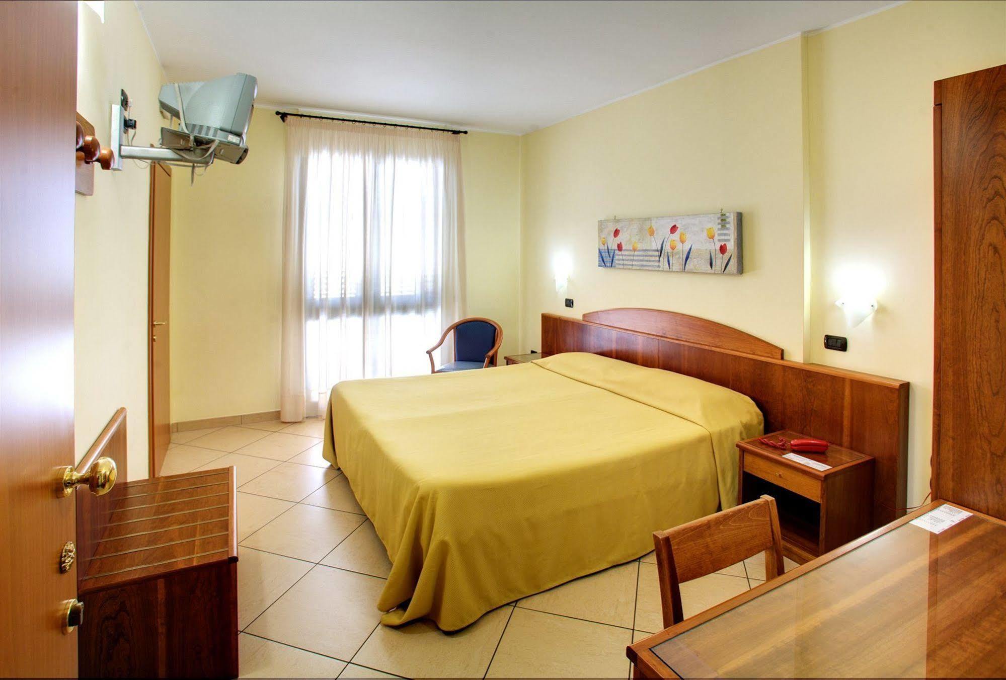 Lo Scacciapensieri Hotel & Restaurant Monteroni di Lecce Eksteriør billede