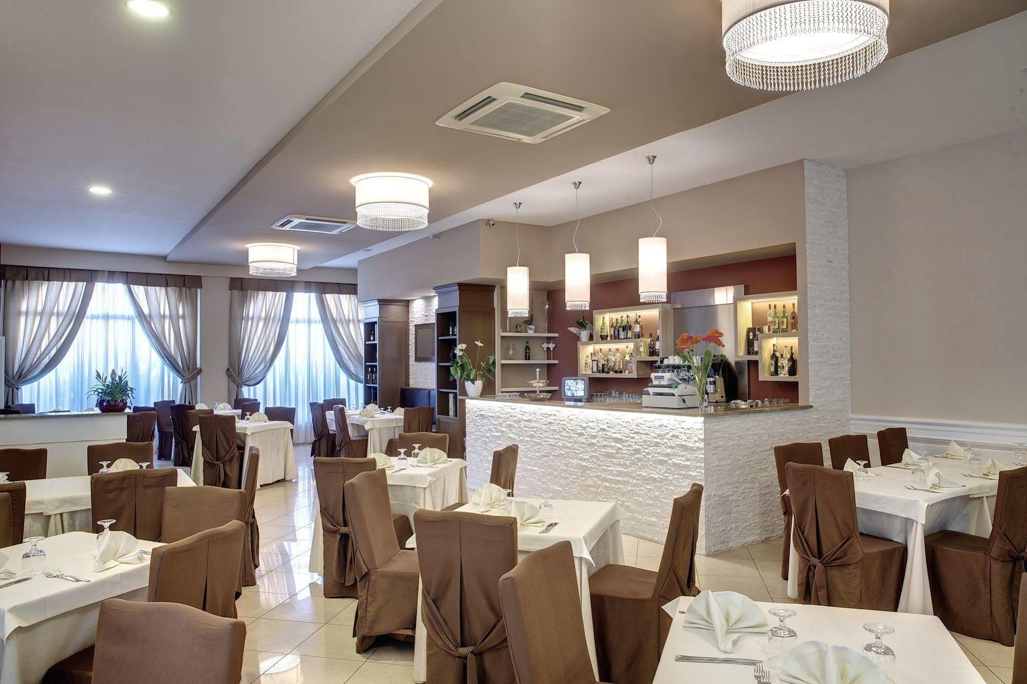 Lo Scacciapensieri Hotel & Restaurant Monteroni di Lecce Eksteriør billede