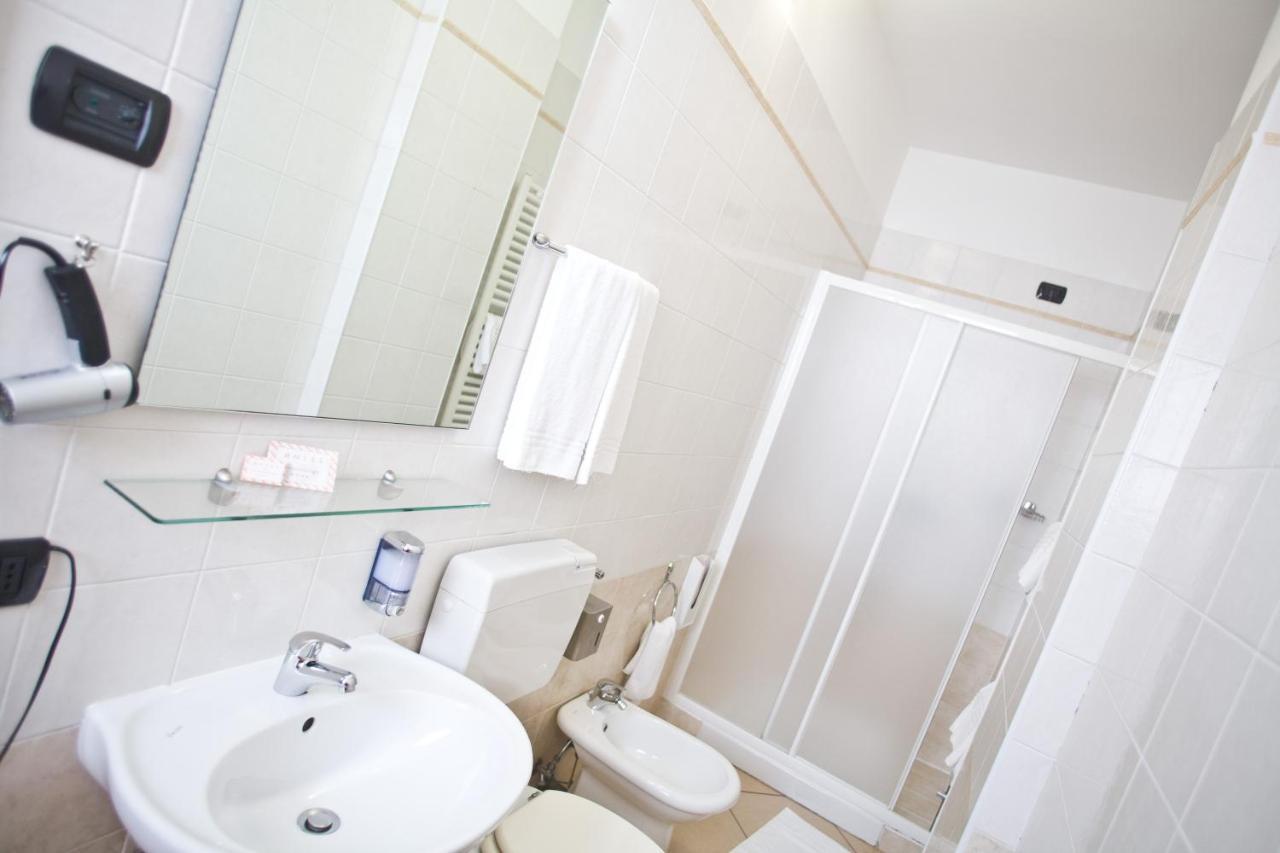 Lo Scacciapensieri Hotel & Restaurant Monteroni di Lecce Eksteriør billede